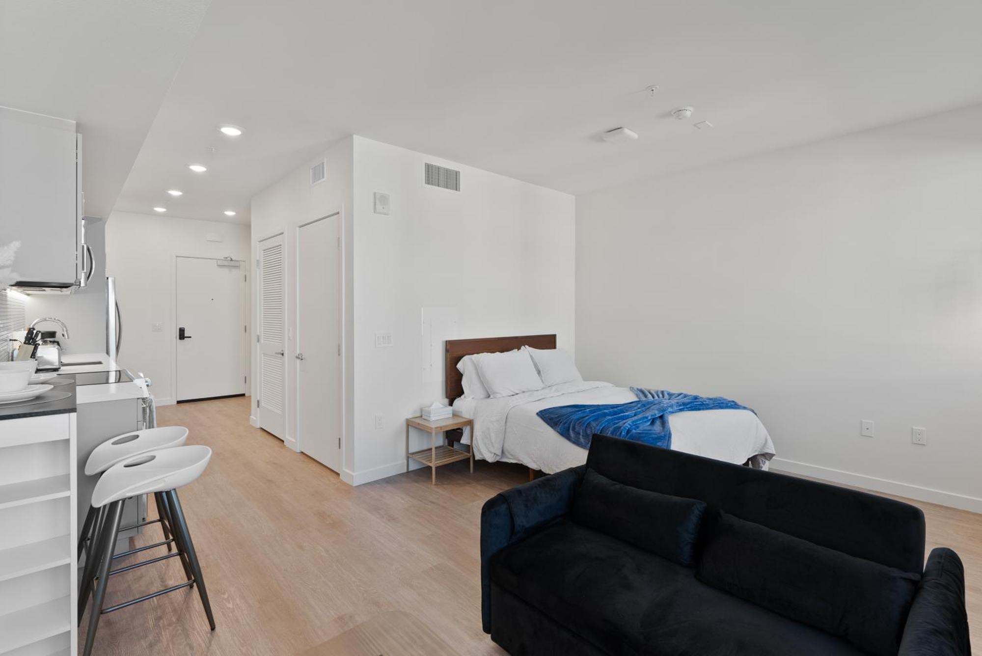 Bright Studio On Sunset Blvd, Free Parking, Gym, And Pool Los Angeles Exterior photo